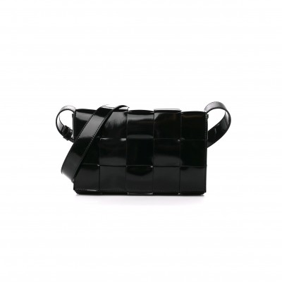 BOTTEGA VENETA PATENT MAXI INTRECCIATO CASSETTE CROSSBODY BAG BLACK 