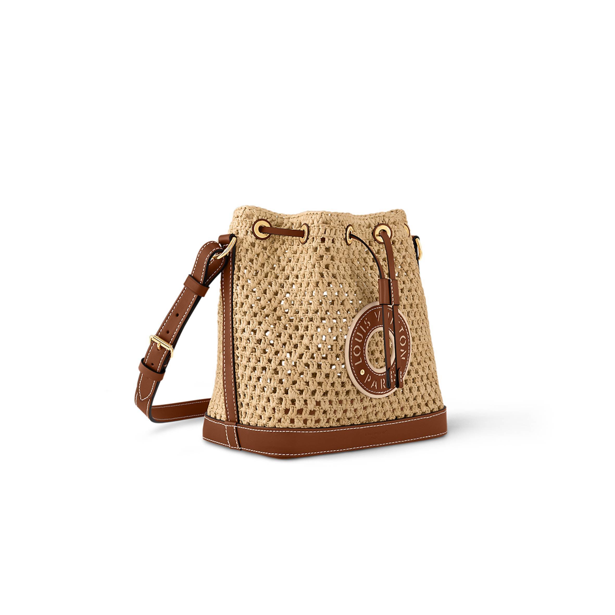 LOUIS VUITTON LV BY THE POOL M24722