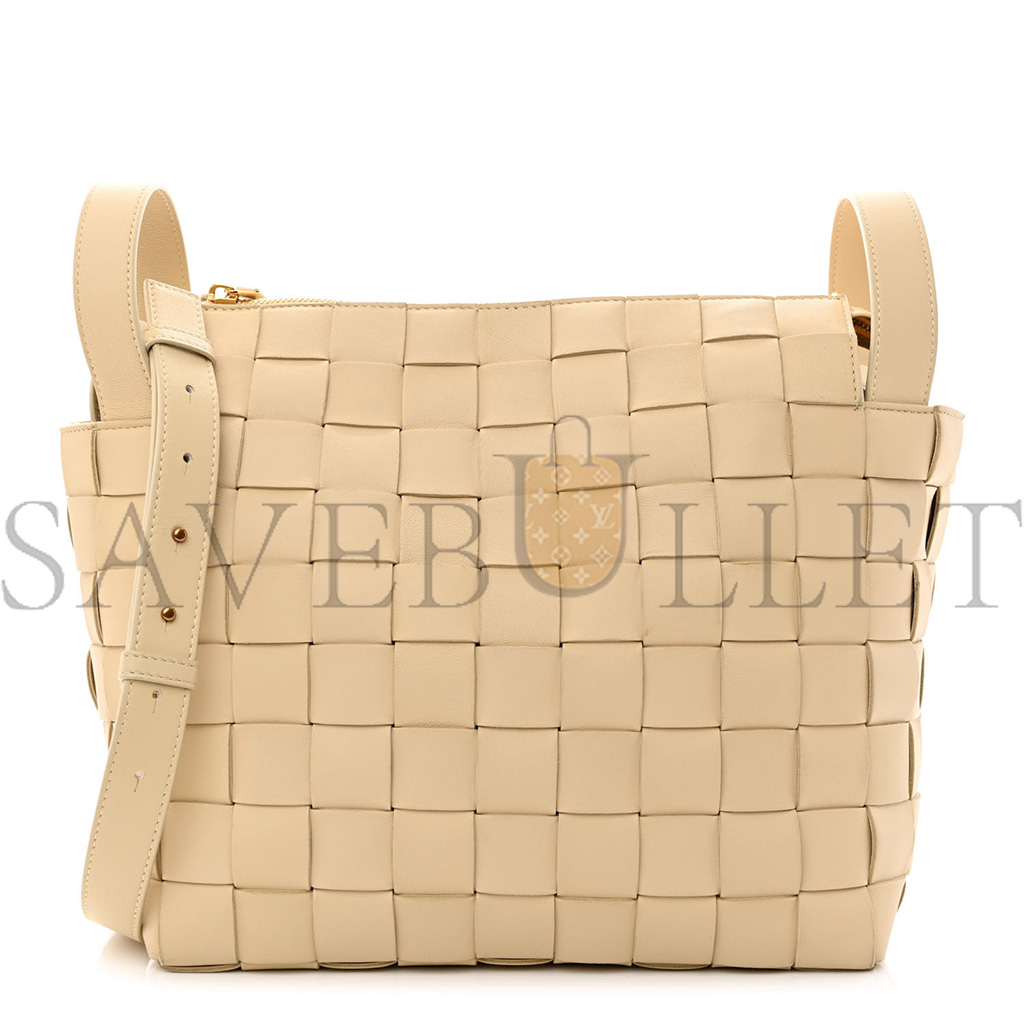 BOTTEGA VENETA LAMBSKIN MAXI INTRECCIATO BOWLING CASSETTE SHOULDER BAG PORRIDGE BOTTEGA VENETA LAMBSKIN MAXI INTRECCIATO BOWLING CASSETTE SHOULDER BAG PORRIDGE