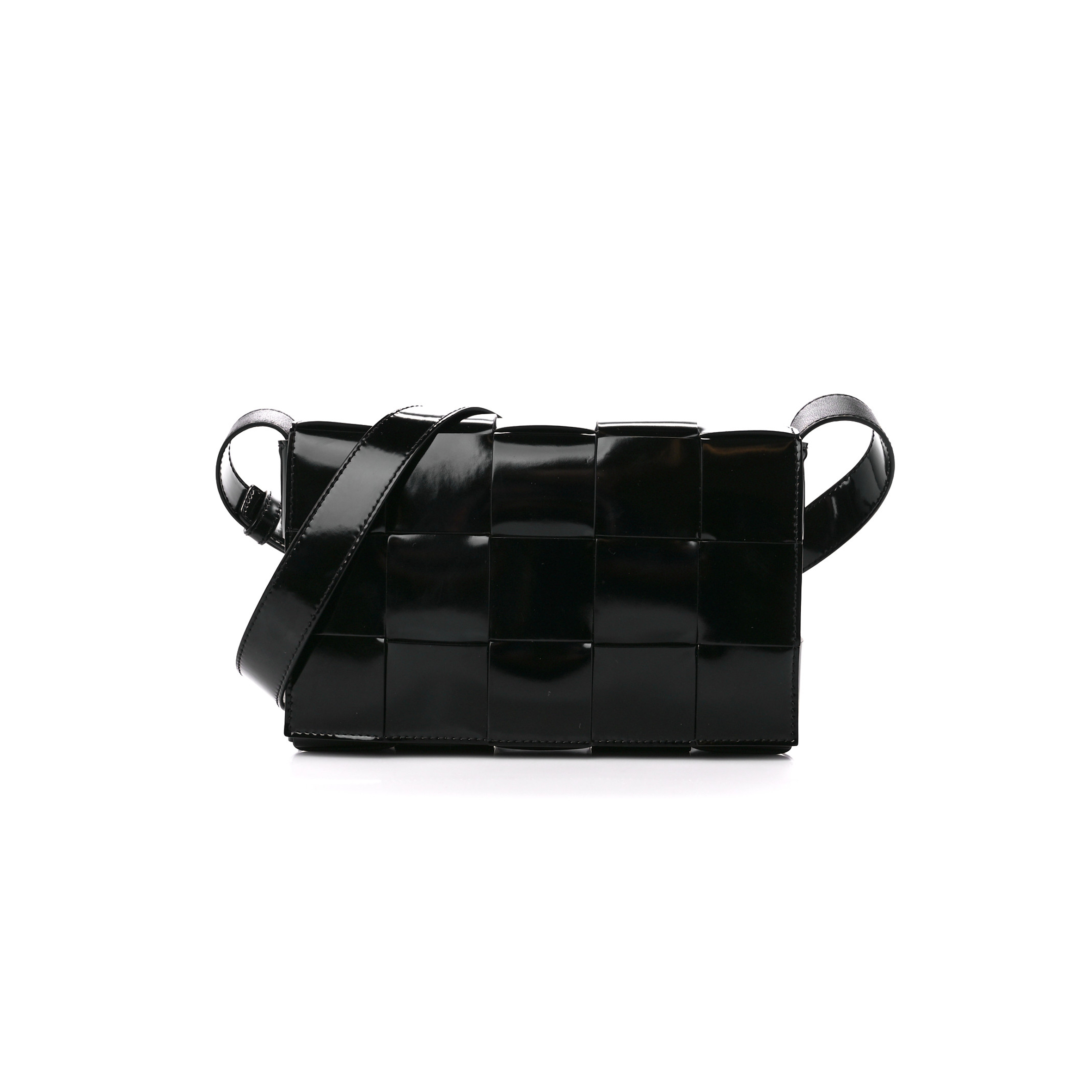 BOTTEGA VENETA PATENT MAXI INTRECCIATO CASSETTE CROSSBODY BAG BLACK BOTTEGA VENETA PATENT MAXI INTRECCIATO CASSETTE CROSSBODY BAG BLACK