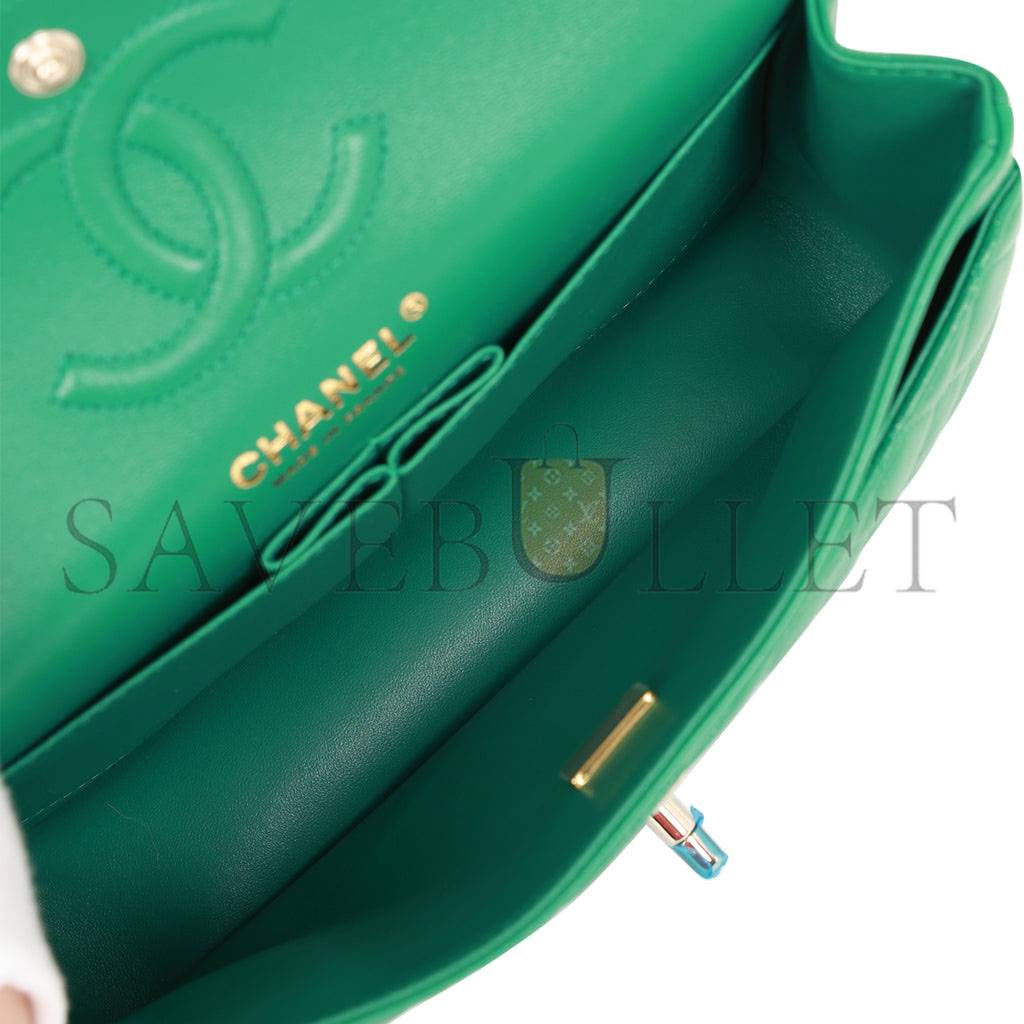 CHANEL SMALL CLASSIC DOUBLE FLAP BAG GREEN LAMBSKIN LIGHT GOLD HARDWARE CHANEL SMALL CLASSIC DOUBLE FLAP BAG GREEN LAMBSKIN LIGHT GOLD HARDWARE