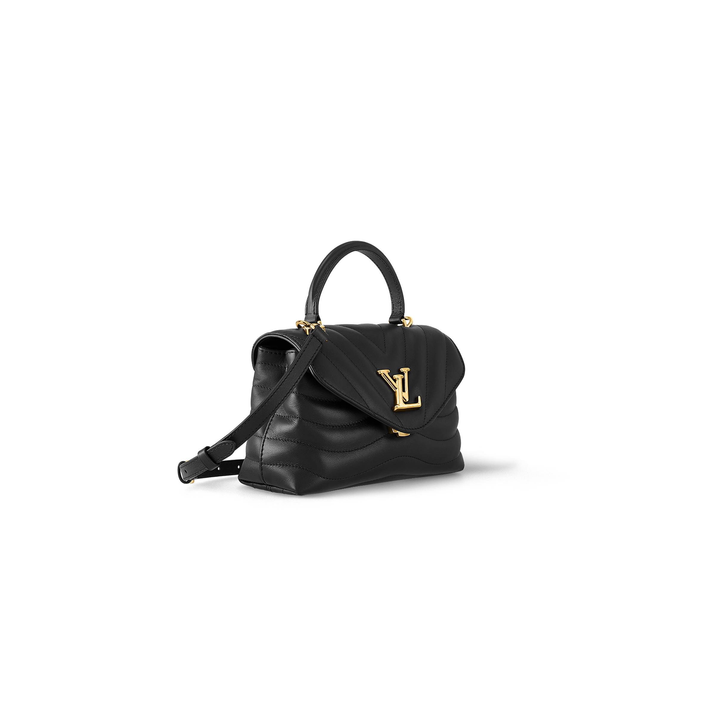 LOUIS VUITTON HOLD ME M21720