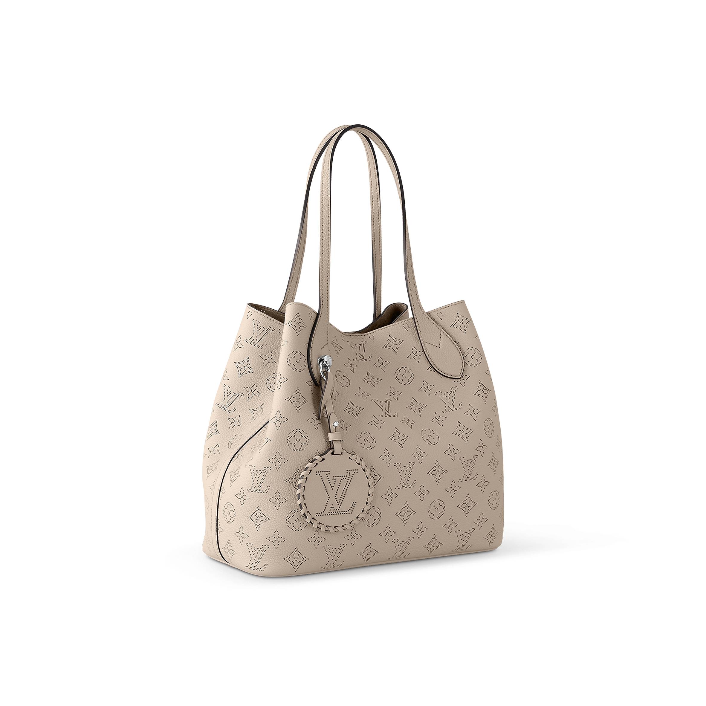 LOUIS VUITTON BLOSSOM MM M21852